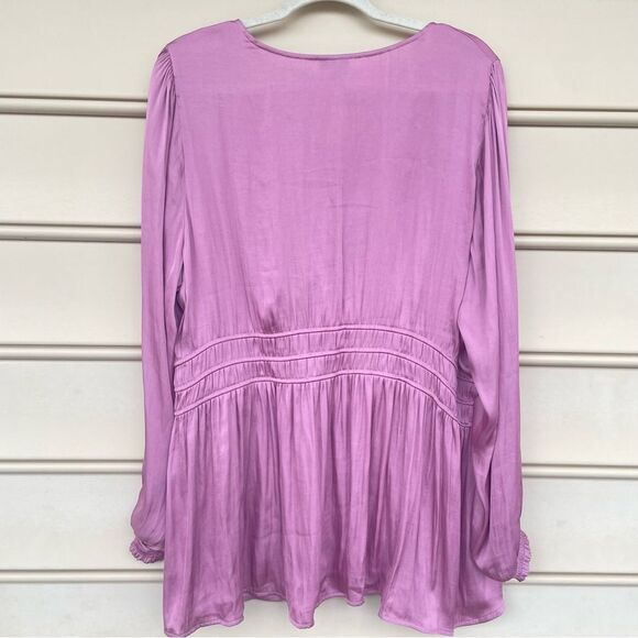 Torrid Mauve Peplum Satin Smocked Waist Top V-Neck Size 3X - Picture 5 of 8
